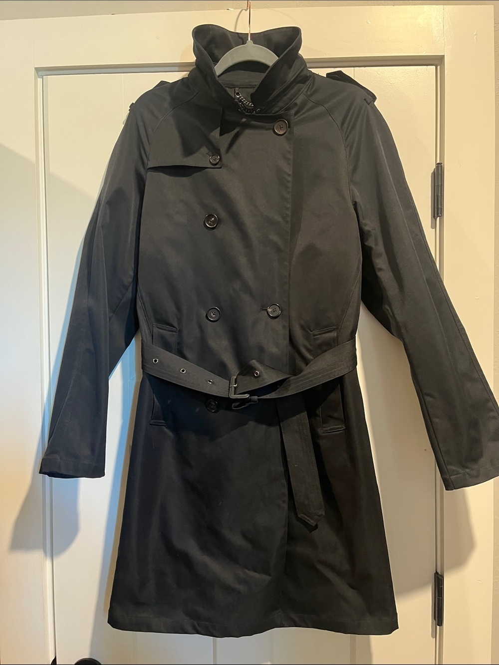Reiss men’s Black Double-Breasted Trench Coat with Belt